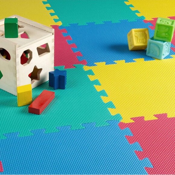 SOLD - NEW Interlocking Foam Floor Mats - Picture 4 of 6